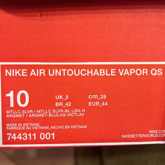 Retro Nike Air Untouchable Vapor
Super Bowl Desert Journey - Picture 6 of 8